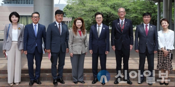 김태흠 지사가 22일 구마모토현 내 반도체 기업 공장 건설 현장 등을 방문하고 있다.(사진=충남도)