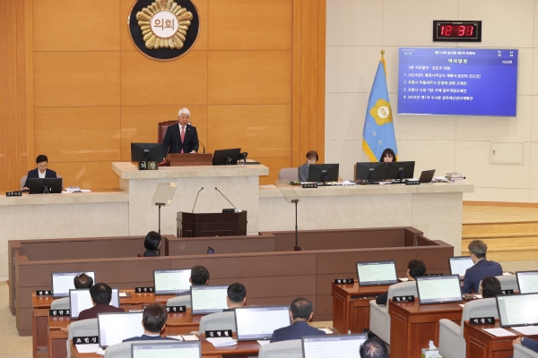 포항시의회는 지난 1일 2024년도 제1회 추가경정예산안 및 기타안건을 처리하고 폐회했다(사진=포항시의회)