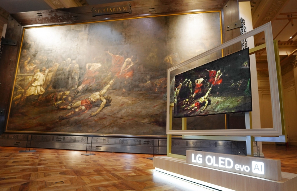 필리핀 국가문화재인 '스폴리아리움(SPOLIARIUM)'과 'LG 올레드 에보'로 원작을 구현한 작품. [사진=LG전자]