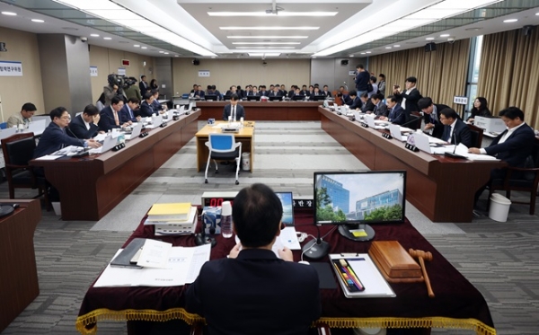 24일 오전 광주 북구 정부광주지방합동청사에서 광주국세청 등 6개 기관에 대한 국회 기획재정위원회의 국정감사가 열리고 있다. (사진=연합뉴스)