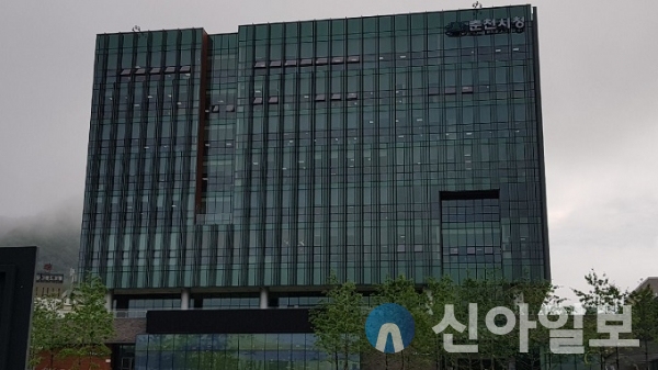 춘천시 청소년, 명사 특강을 통해 진로 탐색 기회 제공- 궤도 과학크리에이터, 권일용 프로파일러의 강연과 학생 소통 시간 마련